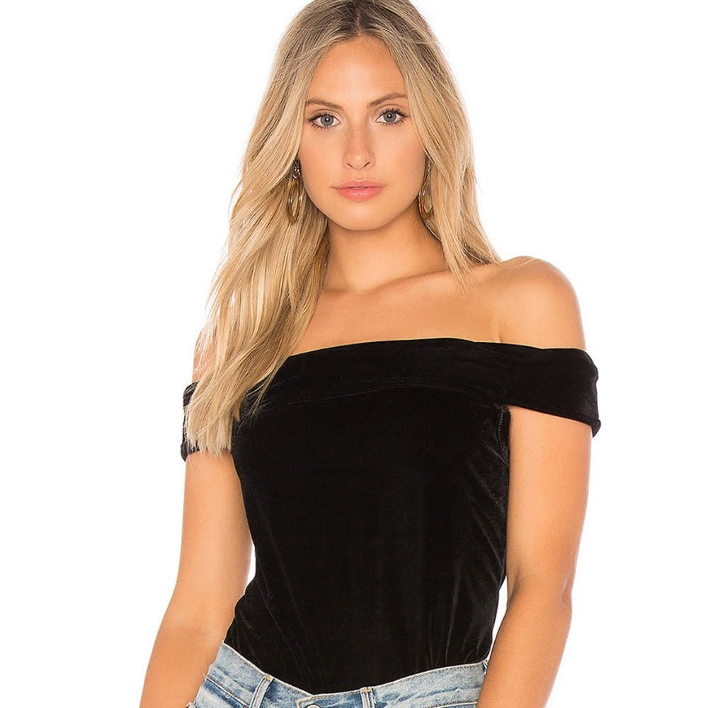 NWT Cupcakes and Cashmere Black Velvet Top Revolve